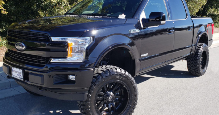 2019 FORD F150 CREW CAB #9467 6″ Off Road Leveling System w/ Shocks, MHT Sledge 20x10 Rims, 35″ Toyo Open Country M/T, AMP Electric Side Step Boards w/ LED.